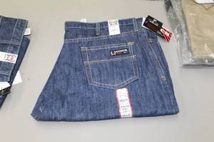 lot 62 image: Cinch WRX FR Jean 44x36 Flame Resistent Blue (new)