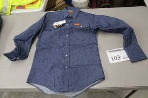 lot 103 image: Wrangler FR Authentic Western Work Shirt Small Regular Flame Resistent Denim (new)