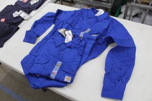 lot 95 image: Lot of (2) Carhartt FR Work-Dry Lightweight Twill Long Sleeve Shirt Small Original Fit Flame Resistent Royal Blue (new)