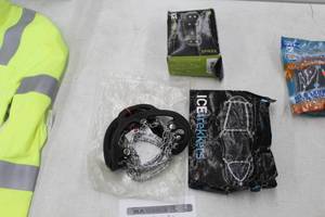 lot 177 image: Lot of (2) Boot Ice Tracks X-Large (new)