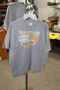 lot 214 image: Lot of (2) Gildan T-Shirt Mens 2X-Large 100% Heavy Cotton Grey with Minnesota North Star State 1858 Logo (new)