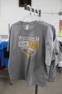 lot 215 image: Lot of (3) Gildan T-Shirt Mens 2X-Large 100% Heavy Cotton Grey with Minnesota North Star State 1858 Logo (new)