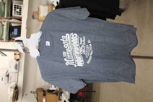 lot 239 image: Lot of (5) Gildan Softstyle Ring Spun T-Shirt Large 100% Cotton Grey with Minnesota 1858 Northwoods Logo (new)
