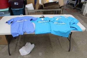 lot 264 image: Lot of (5) Gildan,LAT T-Shirt Womens Medium 100% Cotton Blue (x4), Powder Blue (x1) with Minnesota 1858 Logo (new)