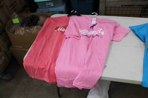 lot 266 image: Lot of (3) T-Shirt (new) - Fruit of the Loom HD Cotton Minnesota Northwoods Outfitters X-Large Pink (x1), Comfort Colors Minnesota 1858 X-Large Coral (x2) Womens