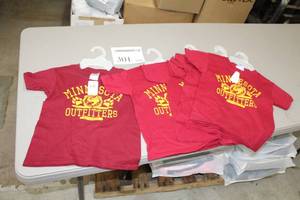 lot 301 image: Lot of (7) Gilden Heavy Cotton T-Shirt Youth X-Small 100% Cotton Red with Minnesota Outfitters Logo (new)