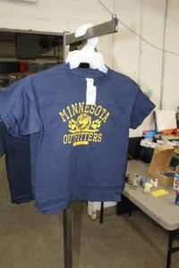 lot 307 image: Lot of (7) Gilden Heavy Cotton T-Shirt Youth Small 100% Cotton Dark Blue with Minnesota Outfitters Logo (new)