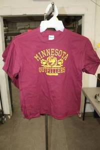 lot 317 image: Lot of (8) Gilden Heavy Cotton T-Shirt Youth Large 100% Cotton Burgundy with Minnesota Outfitters Logo (new)