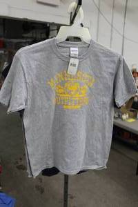 lot 328 image: Lot of (6) Gilden Heavy Cotton T-Shirt Youth X-Large 100% Cotton Grey (x3), Dark Blue (x3) with Minnesota Outfitters Logo (new)