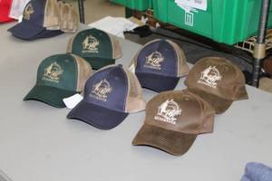 lot 362 image: Lot of (6) Baseball Cap Brown (x2), GreenTan (x2), BlueTan (x2) with Minnesota Logo (new)