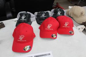 lot 398 image: Lot of (6) Flex Fit, Sportsman Baseball Cap Red (x3), BlackWhite (x3) with Minnesota Logo (new)