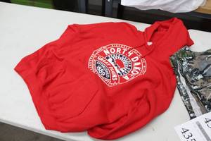 lot 434 image: Gildan Heavy Blend Hooded Sweatshirt Large 50% Cotton 50% Polyester Red with North Dakota 1889 Logo (new)