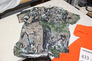 lot 435 image: Pacific & Maine T-Shirt Large 100% Cotton Camo with North Dakota Logo (new)