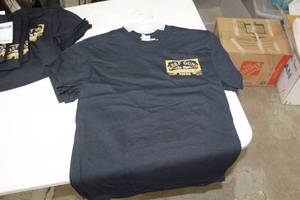 lot 525 image: Lot of (11) Gildan Heavy Cotton T-Shirt Small 100% Cotton Black with Keep Guns In The Right Hands Yours Logo (new)