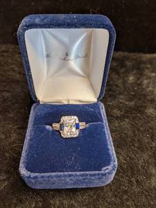 lot 277 image: Womens Silver Gemstone Ring by The Danbury Mint Size 6