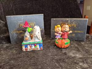 lot 80 image: Peanuts Bejeweled Collection by Dept. 56