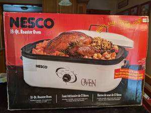 lot 42 image: NESCO 18 Quart Roaster in the Box