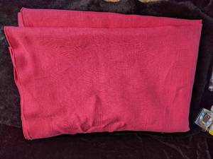 lot 50 image: Bright Pink Tablecloth 100% Linen Made In Ireland