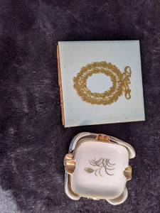 lot 64 image: Vintage Match Stick Holder and Stackable Mini Ashtrays