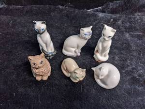lot 73 image: Mini Ceramic Cats