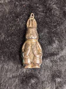 lot 240 image: Sterling Silver BunnyRabbit Pendant