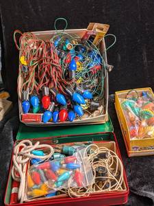 lot 147 image: Vintage Christmas Lights Many Work