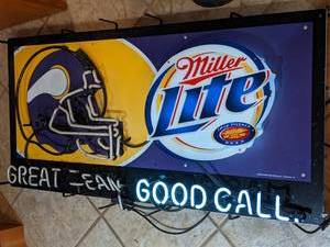 lot 7 image: Vikings Miller Lite Neon Sign