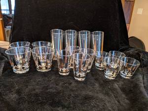 lot 24 image: Vintage Patterned Black and Gold Bar Glasses