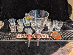 lot 30 image: Shot Glass Collection and Barware