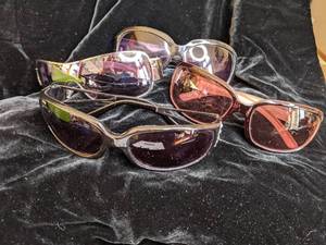 lot 119 image: Lot of Womens Sunglasses