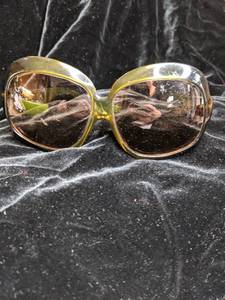 lot 120 image: Authentic Vintage RayBan Sunglasses in Green
