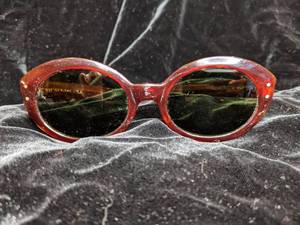 lot 126 image: Authentic Vintage RayBan Sunglasses Brown