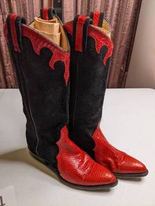 lot 184 image: Ladies Larry Mahan Black and Red Leather Cowgirl Boots Size 7