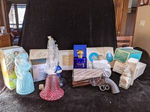 lot 14 image: Lot of Vintage Avon Perfume