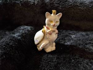 lot 200 image: Jewel Encrusted Cat Trinket Box