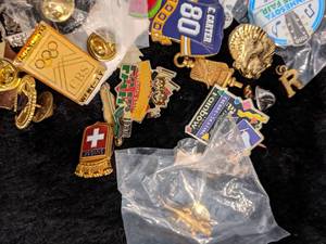 lot 208 image: Collectible Pins and Buttons