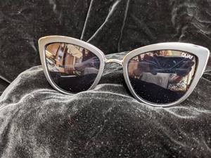 lot 129 image: Womens Quay Australia My Girl Sunglasses