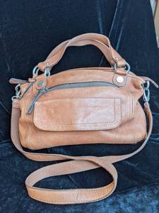 lot 138 image: Authentic Brown Leather Fossil Purse