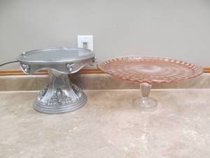 lot 17 image: cake plates