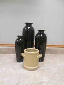 lot 19 image: vases