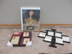lot 29 image: dcor items