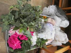 lot 36 image: party dcor items