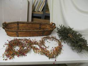 lot 58 image: decorations