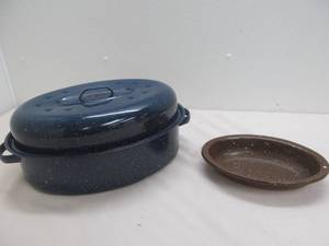 lot 31 image: enamel roaster, dish