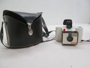 lot 46 image: polaroid land camera