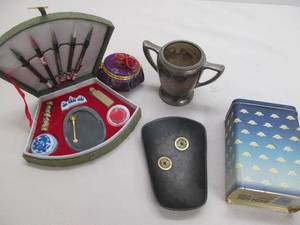 lot 51 image: oriental items