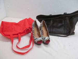 lot 93 image: Bag, heels