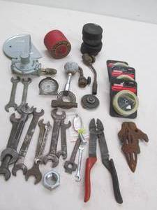 lot 98 image: Blades, knobs, wrenches, and more