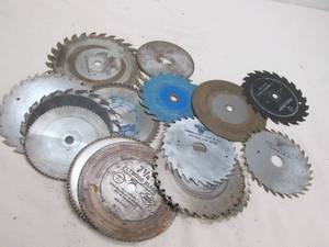 lot 102 image: Used saw blades
