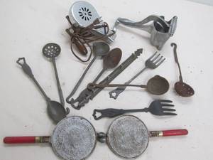 lot 104 image: Variety of houseware